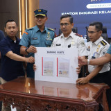 Diduga Curi Uang Penumpang, Dua WN Cina Diamankan di Bandara Juanda