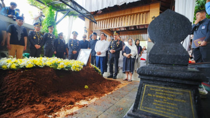 Kapolri Ungkap Pesan Eyang Meri dan Warisan Moral Jenderal Hoegeng yang Jadi Pegangan Keluarga Besar Polri
