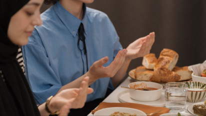 Teks Khutbah Jumat Singkat: Mengenalkan Puasa Ramadhan dan Tarawih pada Anak Sejak Dini Ada Manfaatnya