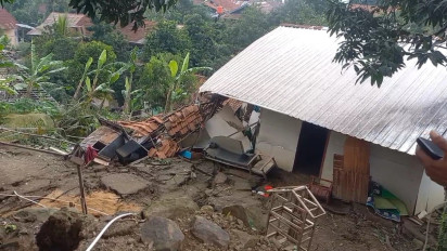 Tanah Bergerak Tegal Rusak Ratusan Rumah, Warga Mengungsi