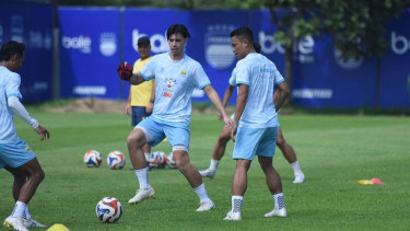 Bojan Hodak Ungkap Peluang Layvin Kurzawa Dkk Debut di Laga Persib Bandung Vs Malut United