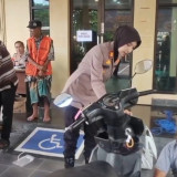 Cegah Aksi Curanmor, Warga Berbondong-bondong Pasang Alarm Motor Gratis di Kantor Polisi