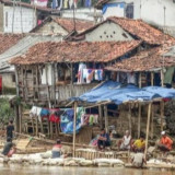 Hampir Separuh Warga Ditanggung Negara, DPR Ungkap Potret Baru Kemiskinan Indonesia