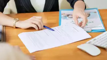 Ilustrasi surat perjanjian tertulis