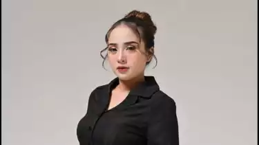 Mantan Istri Ressa Rizky, Dini Kurnia
