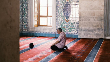Bagaimana Jika Rajin Shalat tapi Tidak Tahu Arti Bacaannya? Ini Penjelasan Ustaz Abdul Somad
