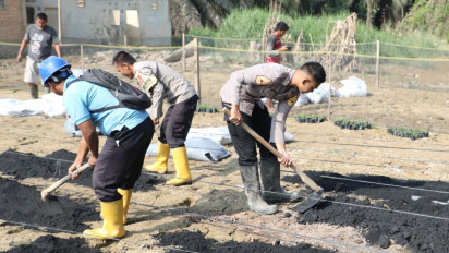 Taruna Akpol Dukung Asta Cita Presiden, Pulihkan Ketahanan Pangan dan UMKM Aceh Tamiang Lewat Pekarangan Lestari