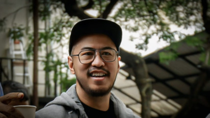 Pakai Kaos Bertuliskan 'Menurut Keyakinan Saya', Pandji Pragiwaksono Penuhi Panggilan Polda Metro Jaya soal Mens Rea