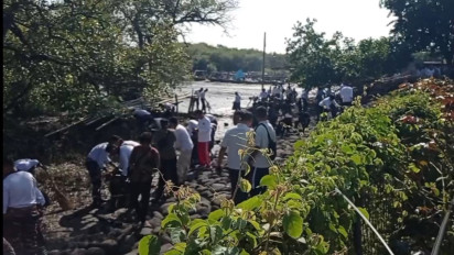 Laksanakan Perintah Presiden Prabowo, Gubernur Jatim dan Kodaeral V Gelar Aksi Bersih-Bersih Pantai Surabaya