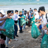 Dukung Gerakan Indonesia ASRI, BRI Peduli Kumpulkan Nyaris 1 Ton Sampah dalam Giat Bersih Pantai Kedonganan