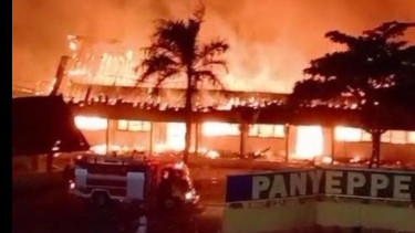 14 Bangunan Asrama Santri Ponpes Panyeppen Pamekasan Hangus Terbakar