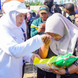 Gubernur Khofifah Gelar Pasar Murah, Jaga Inflasi dan Stabilisasi Harga Bahan Pokok Jelang Ramadhan
