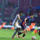Hujan Deras Warnai Laga! Persik Kediri Tekuk Dewa United 2-1, Gol Perdana Ernesto Jadi Penentu