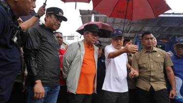 Pramono-JK Tinjau Kerja Bakti Massal ‘Jaga Jakarta Bersih’ di Cipinang Jaktim