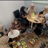 Kumpulkan Uang Koin 11 Tahun, Warga Tuban Daftar Haji