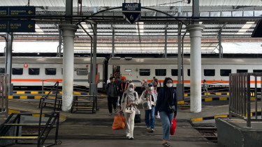 Tiket Lebaran 2026 di Wilayah KAI Daop 8 Sudah Terjual 64.402