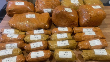 Digerebek Malam-malam di Parkiran RS UKI Cawang, Polisi Sita Ganja Hampir 10 Kg dan Tangkap 3 Tersangka