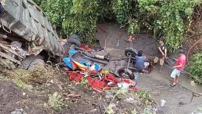 Dua Truk Terjun ke Parit Sedalam 5 Meter di Kab.Semarang, Satu Orang Meninggal Dunia