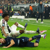 Derby della Madonnina di Bursa Transfer! Inter Milan dan AC Milan Saling Sikut Demi Bek Gila Lazio