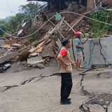 Percepat Relokasi Warga Terdampak Tanah Gerak di Tegal, Pemprov Jateng Kaji Geologi Lahan Huntara