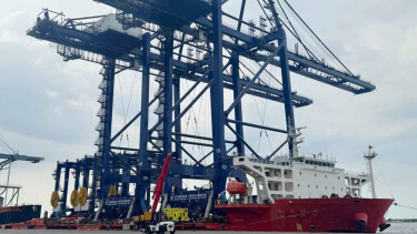 Pelindo Datangkan Alat Bongkar Muat Baru, Tingkatkan Layanan Terminal Peti Kemas