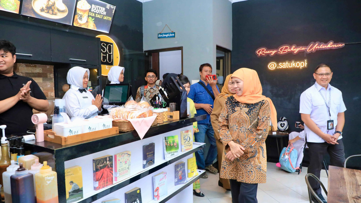 Gubernur Khofifah Takjub Talenta Murid SMKN 1 Buduran
            - galeri foto