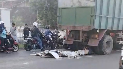 Tiga Remaja di Paiton Tewas Terlindas Truk Gandeng saat Salip Kendaraan