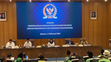 Jeritan Guru Madrasah Ngadu ke DPR: Tak Bisa Ikut PPPK-ASN, Gaji Rp300 Ribu