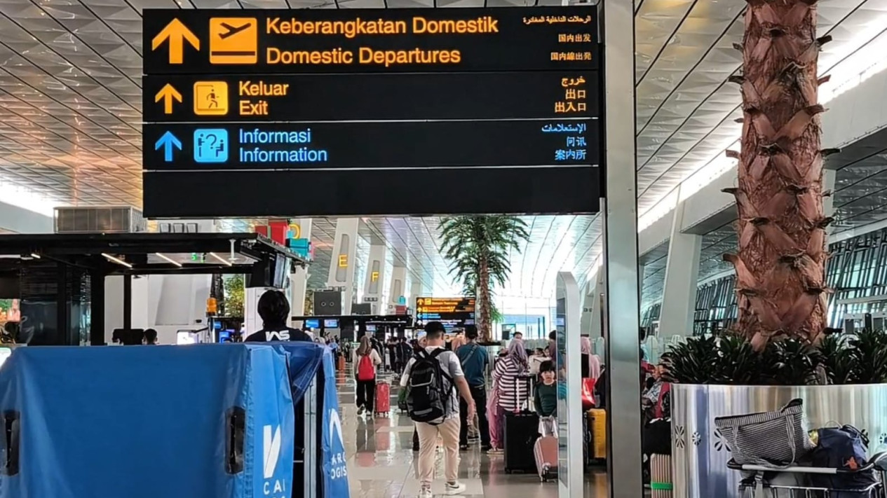 DPR Sebut Pemerintah Biang Mahal Harga Penerbangan 
            - galeri foto