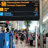 DPR Sebut Pemerintah Biang Mahal Harga Penerbangan 