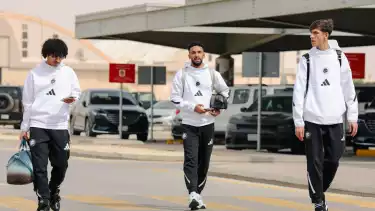 Para pemain Al Nassr saat di bandara menuju Turkmenistan