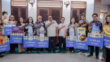 Wakil Gubernur (Wagub) DKI Jakarta, Rano Karno bersama Direktur Utama Transjakarta, Welfizon Yuza di Jakarta, Rabu (11/2/2026).