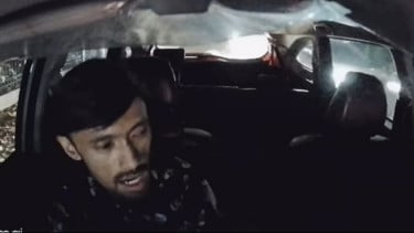 Diduga Tak Tahan Lagi, Pasangan Kekasih Penumpang Taksi Online Berbuat Mesum di Mobil Viral