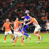 Penyesalan Bojan Hodak! Akui Persib Bandung Kalah Duel Lini Tengah saat Hadapi Ratchaburi