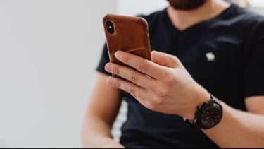 Sudah Punya Istri tapi Suami Masih Gemar Onani dan Menonton Blue Film, Bagaimana Hukumnya dalam Islam?