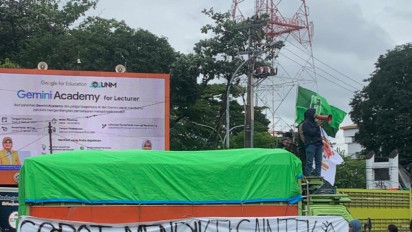 Gelar Aksi Unjuk Rasa di Makassar, Mahasiswa Desak Presiden Prabowo Evaluasi Kinerja Mendiktisaintek