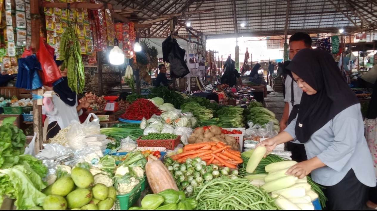Jelang Ramadhan, Harga Cabai di Pasar Pangkalan Balai “Makin Pedas”, Warga dan Pedagang Mengeluh
            - galeri foto