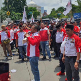 Ratusan Massa LIRA Demo Pemprov Jatim, Tuntut Penuntasan Kasus Dana Hibah