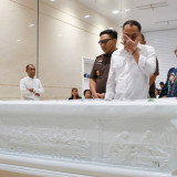 Ketua DPRD Surabaya Adi Sutarwijono Meninggal, Eri Cahyadi: Kehilangan Sahabat