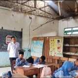 Miris! Siswa SDN Margantoko Sampang Belajar di Kelas Rusak dan Nyaris Ambruk