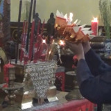 Menjelang Imlek, Umat Konghucu Ikuti Ritual Cisuak di Boen Bio