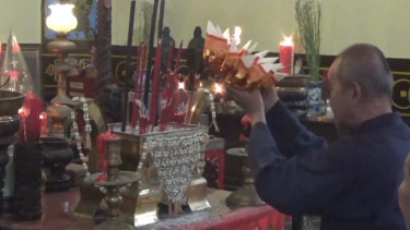 Menjelang Imlek, Umat Konghucu Ikuti Ritual Cisuak di Boen Bio