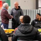 Gaet Komunitas Muslim Inggris, Manchester United Bukber di Old Trafford