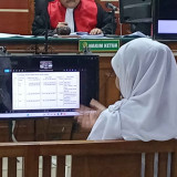 Khofifah Tegaskan Tidak Mengenal 4 Terdakwa