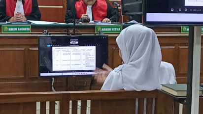 Khofifah Tegaskan Tidak Mengenal 4 Terdakwa