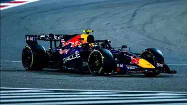 Pembalap Red Bull Racing, Max Verstappen, memberikan gambaran awal mengenai performa mesin anyar RB-22