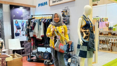 Dari Jeans Bekas ke Pameran Nasional, Begini Perjalanan Erna Merajut Asa Bersama PNM Mekaar
