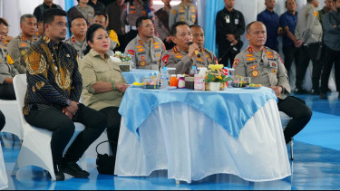 Percepat Pemulihan Akses, Kapolri Pantau Pembangunan Jembatan Bailey di Sumbar