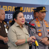 Hadiri Pelepasan 22 Kontainer Bantuan Kemanusiaan Korban Bencana Sumatra, Ketua Komisi IV DPR RI Apresiasi Polri