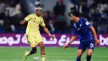 Mohamed Simakan dalam laga Al Fateh vs Al Nassr, Minggu (15/2/2026)